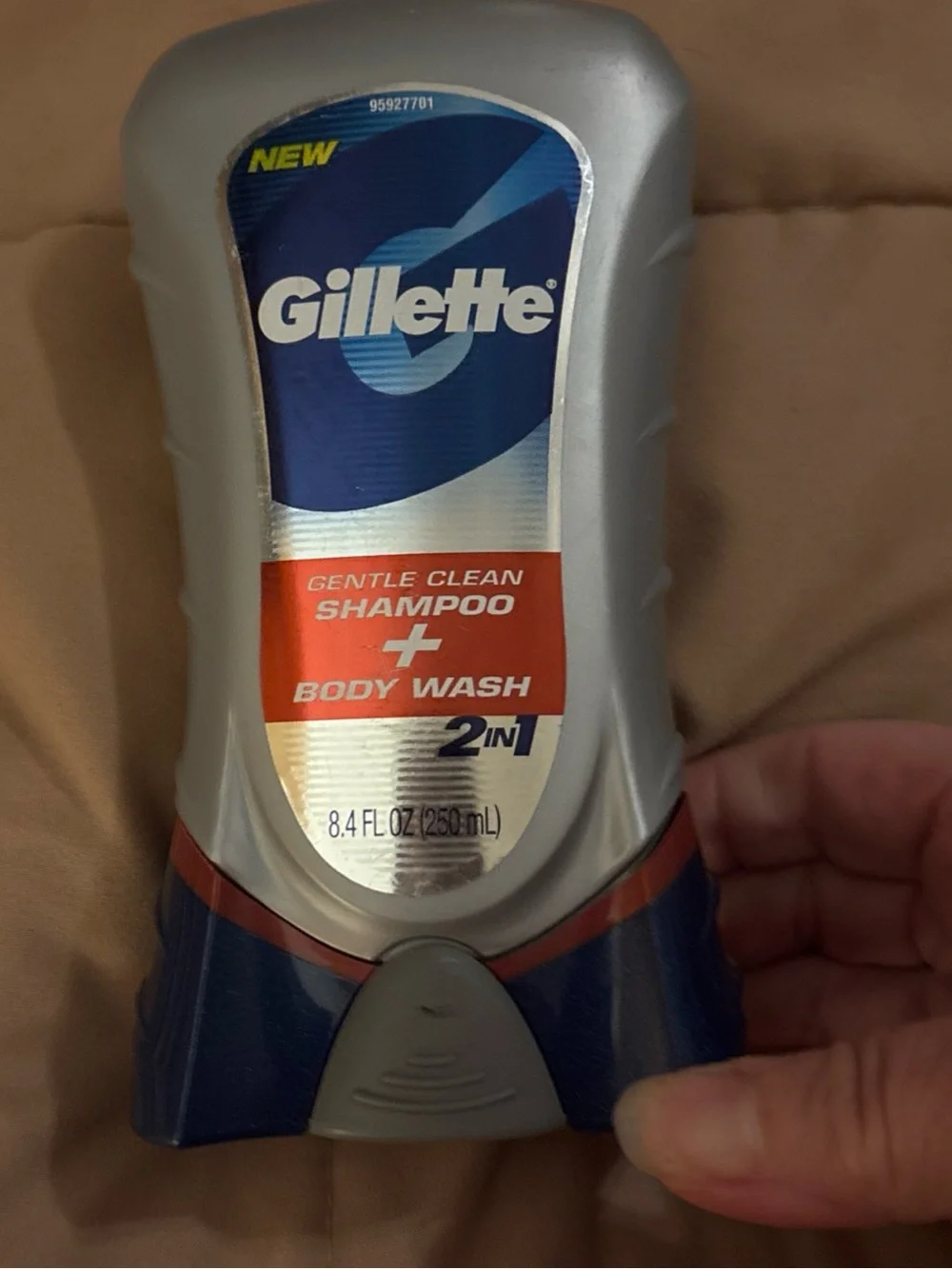 Gillette gentle clean 2 in 1 shampoo + body wash 8.4 Fl Oz NOS